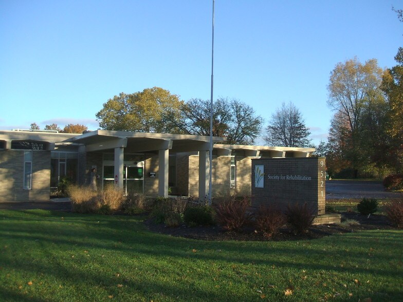 9521 Lake Shore Blvd, Mentor, OH for sale - Primary Photo - Image 1 of 1