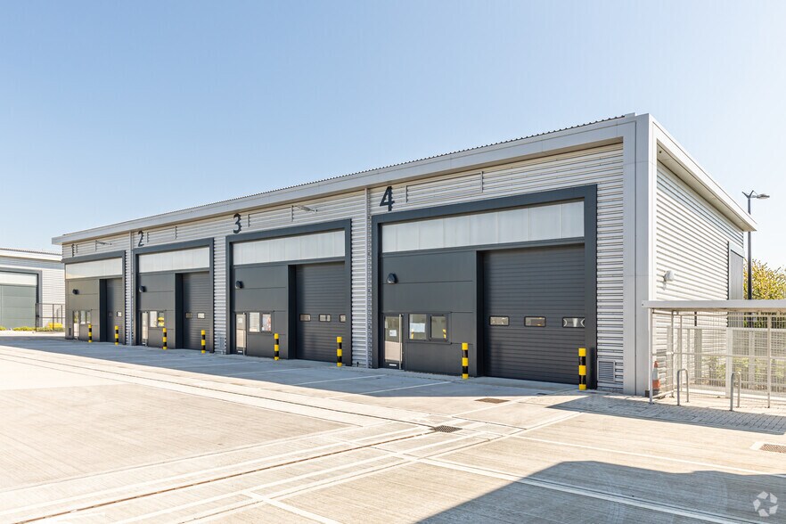 Consul Ave, Rainham, LND RM13 8GJ