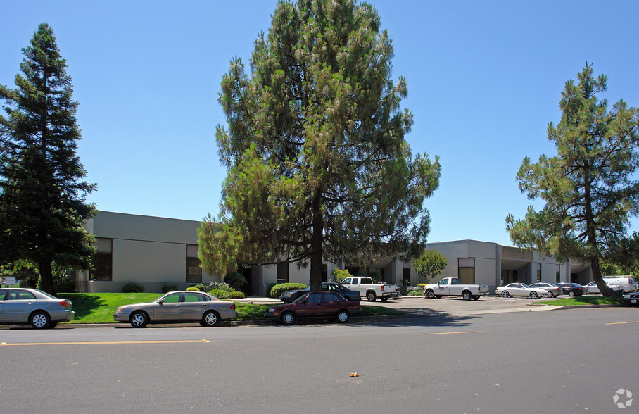 4003-4015 Seaport Blvd, West Sacramento, CA for lease - Building Photo - Image 3 of 5