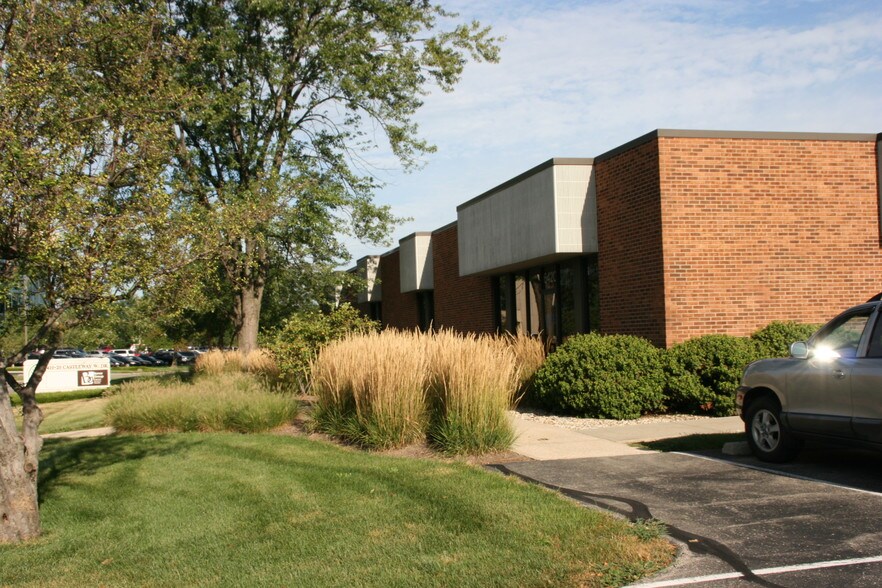 6410-6420 Castleway Dr, Indianapolis, IN for lease - Building Photo - Image 1 of 3