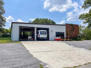 421 E 5th North St, Summerville, SC for lease Interior Photo- Image 2 of 12