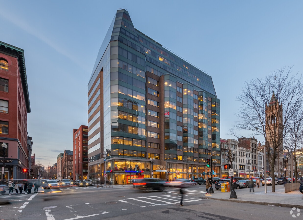 699 Boylston St, Boston, MA 02116 1 Exeter Plaza