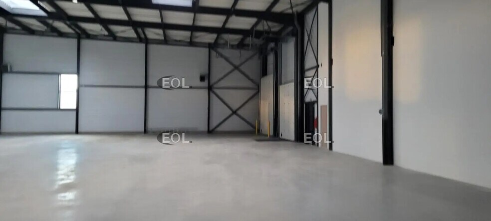 Industrial in Colombier-Saugnieu for lease - Interior Photo - Image 3 of 5