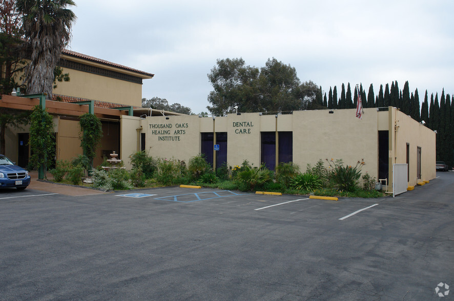 2955 N Moorpark Rd, Thousand Oaks, CA for lease - Primary Photo - Image 1 of 5