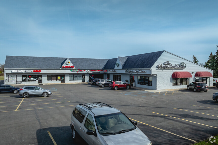 909 S McCord Rd, Holland, OH for lease - Building Photo - Image 2 of 7