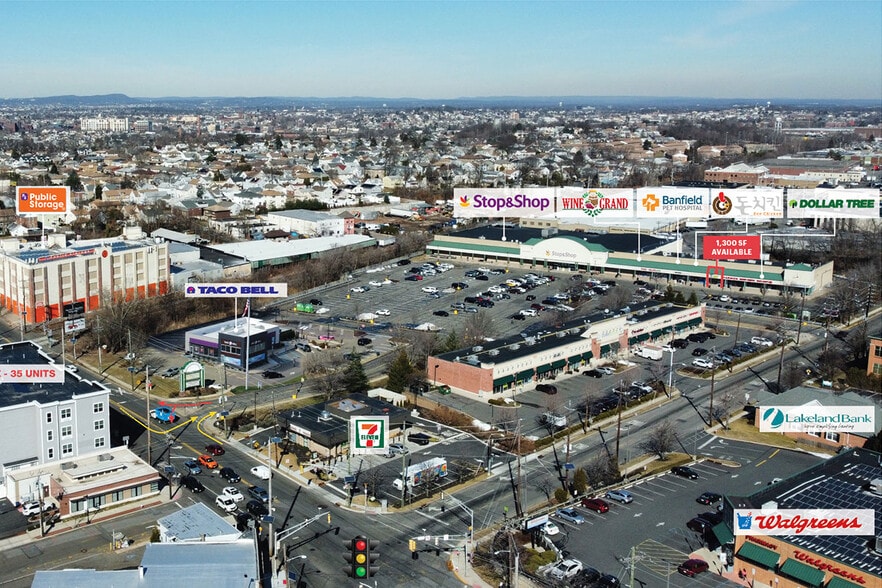 675 Paterson Ave, Carlstadt, NJ 07072 Carlstadt Commons