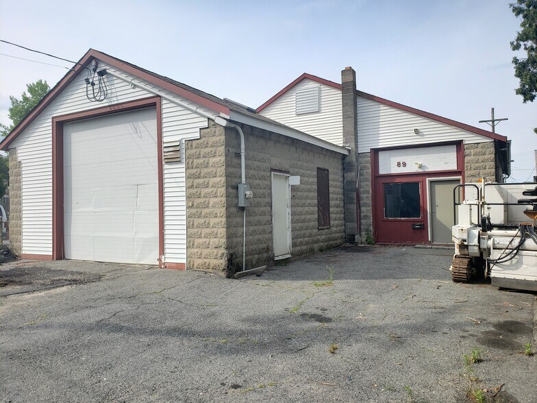 89 Prospect St, Manville, RI for sale - Primary Photo - Image 1 of 1