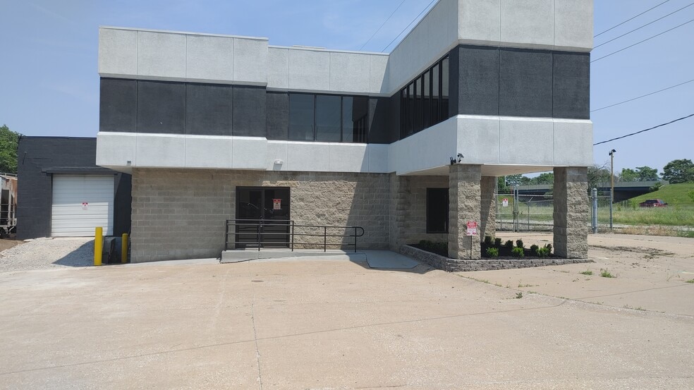 101 10th St, Rock Island, IL for lease - Building Photo - Image 1 of 7