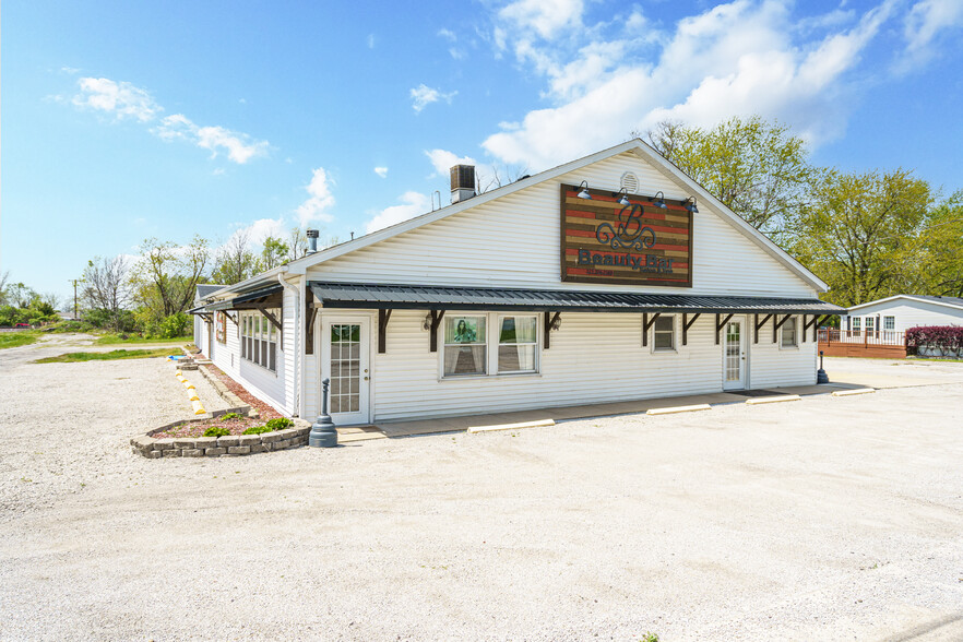 403 W Corwin St, Litchfield, IL for sale - Building Photo - Image 1 of 1