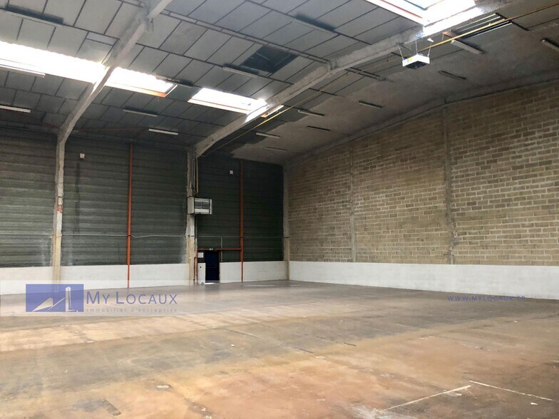 Industrial in Argenteuil for lease - Interior Photo - Image 3 of 7