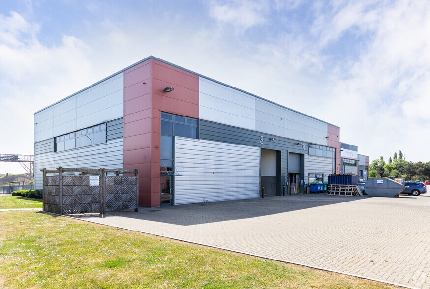 Quadrant Ct, Greenhithe for lease - Primary Photo - Image 1 of 4