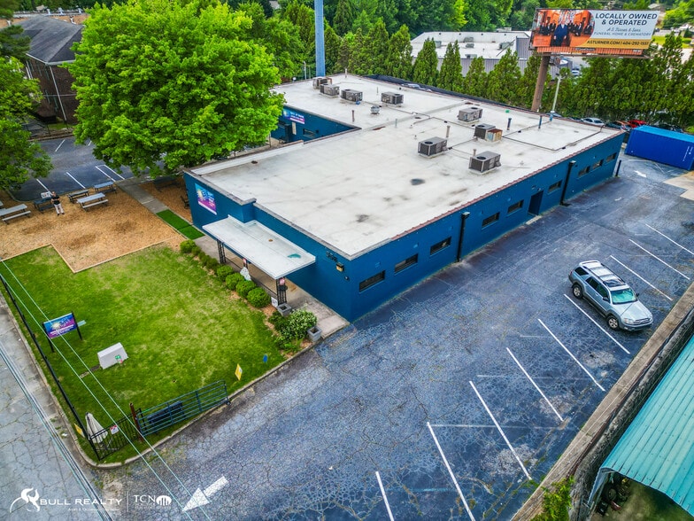 558 Medlock Rd, Decatur, GA for sale - Building Photo - Image 3 of 27