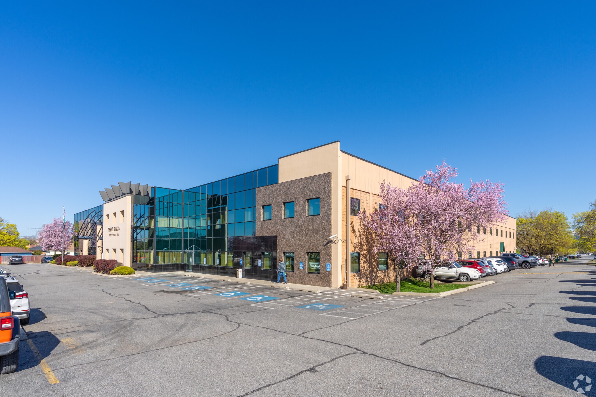 8517 E Trent Ave, Spokane Valley, WA for lease Primary Photo- Image 1 of 6