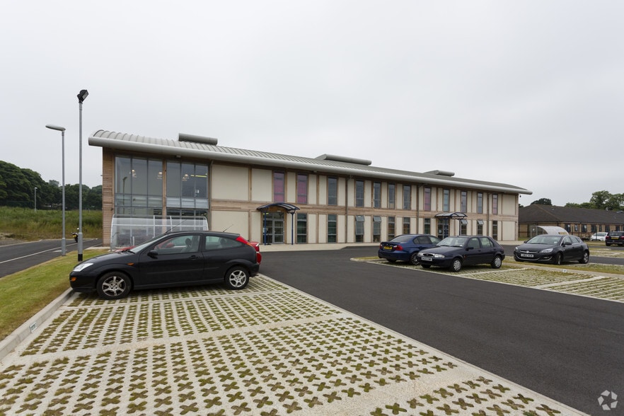 Newlands Way, Bradford for lease - Primary Photo - Image 1 of 3