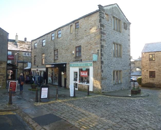 7 Victoria Sq, Skipton for sale Primary Photo- Image 1 of 1