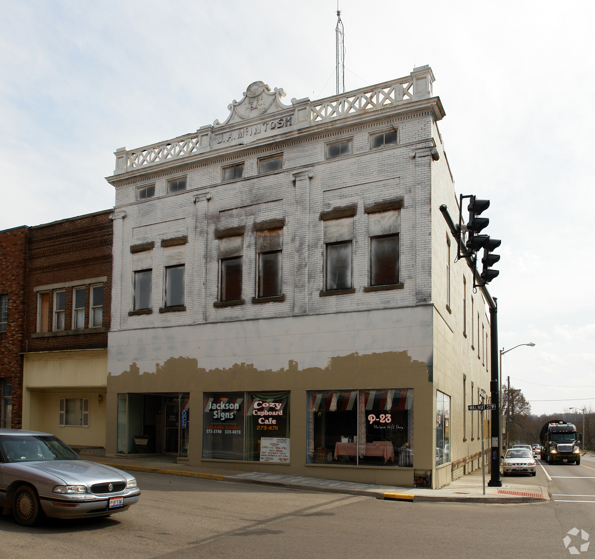 200 Walnut St, Ravenswood, WV for sale Primary Photo- Image 1 of 1