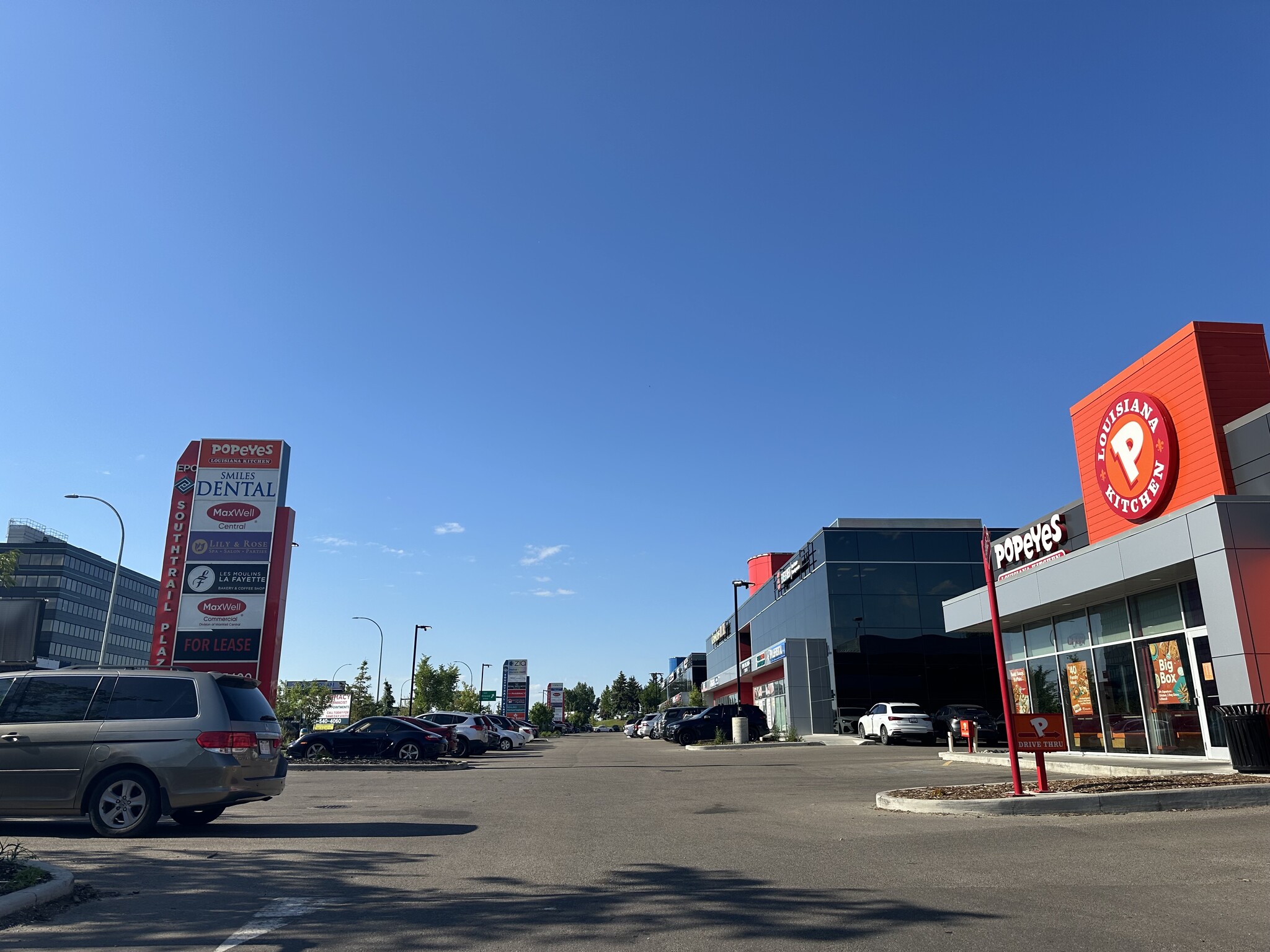 4432 Calgary Trl NW, Edmonton, AB for lease Building Photo- Image 1 of 7