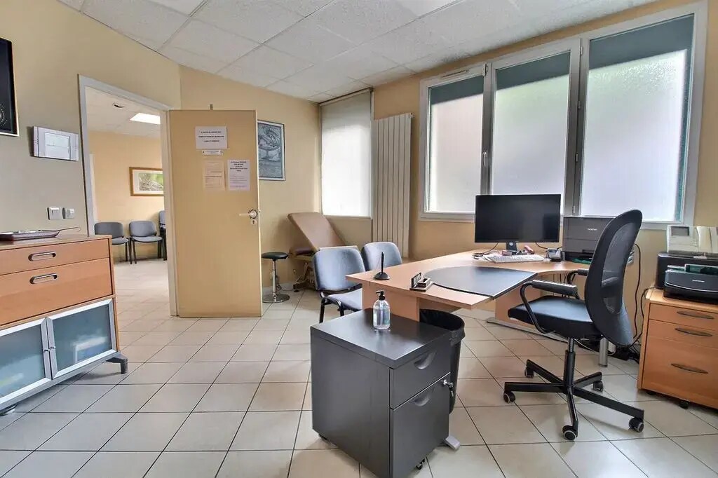 Multifamily in La Garenne-Colombes for sale Interior Photo- Image 1 of 1