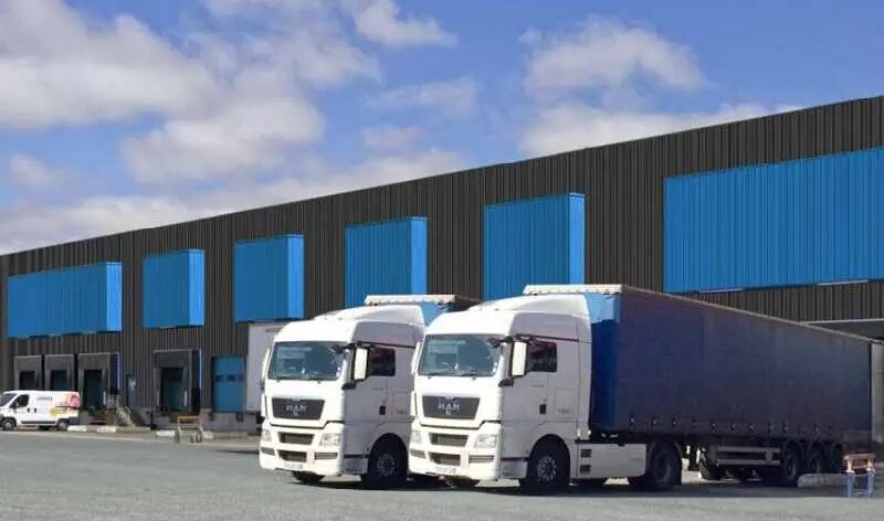 Office in Ormes for lease - Building Photo - Image 2 of 11