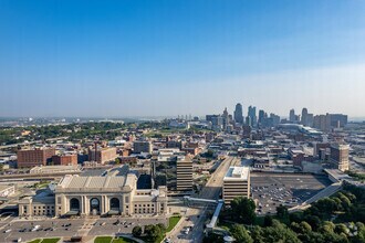 2300 Main St, Kansas City, MO - aerial  map view