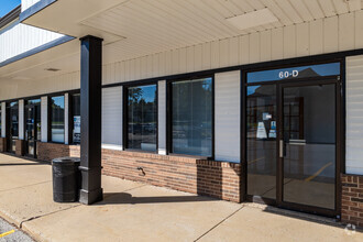 40-60 W Terra Cotta Ave, Crystal Lake, IL for lease Building Photo- Image 1 of 9