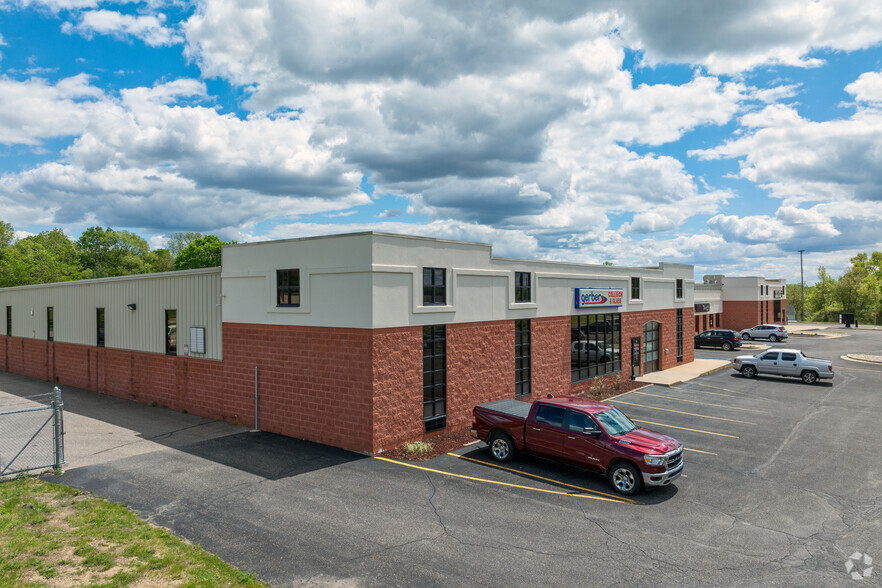 5015 E Michigan, Kalamazoo, MI for lease - Building Photo - Image 2 of 5