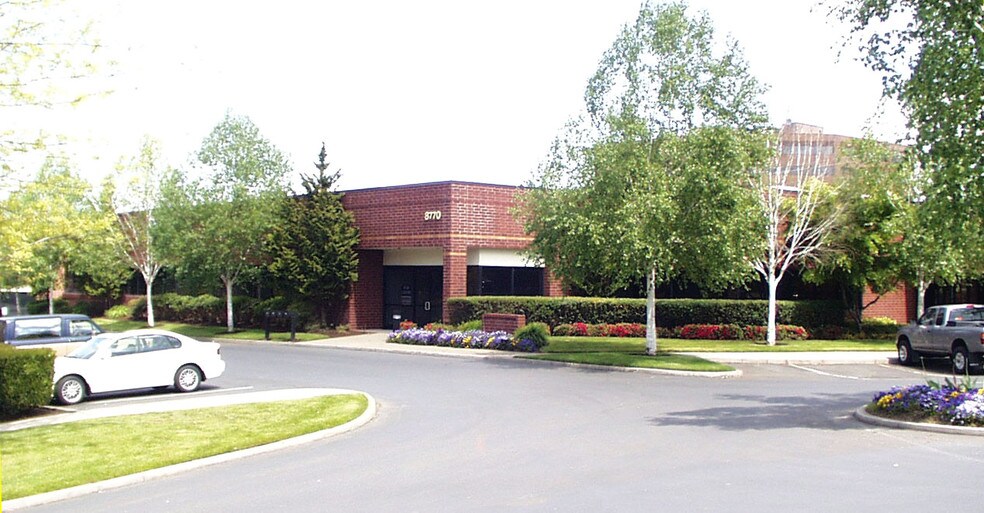 8770 SW Nimbus Ave, Beaverton, OR for lease - Building Photo - Image 2 of 4