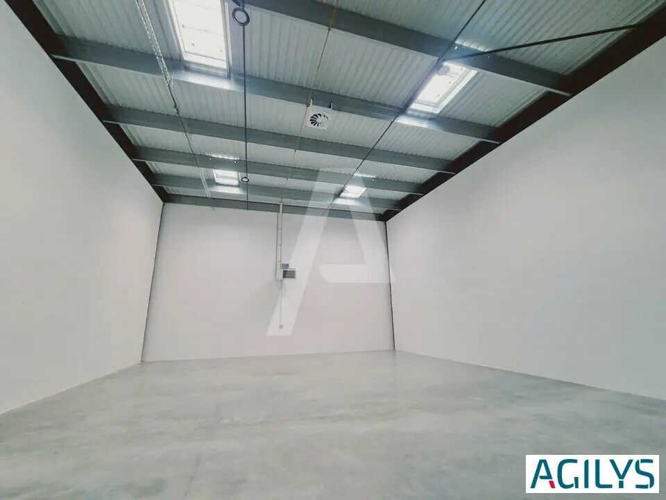 Flex in Corbeil-Essonnes for lease Interior Photo- Image 1 of 8