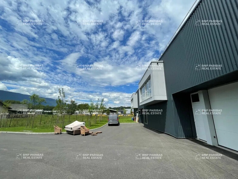 520 Avenue Des Follaz, Chambéry for sale - Building Photo - Image 3 of 10