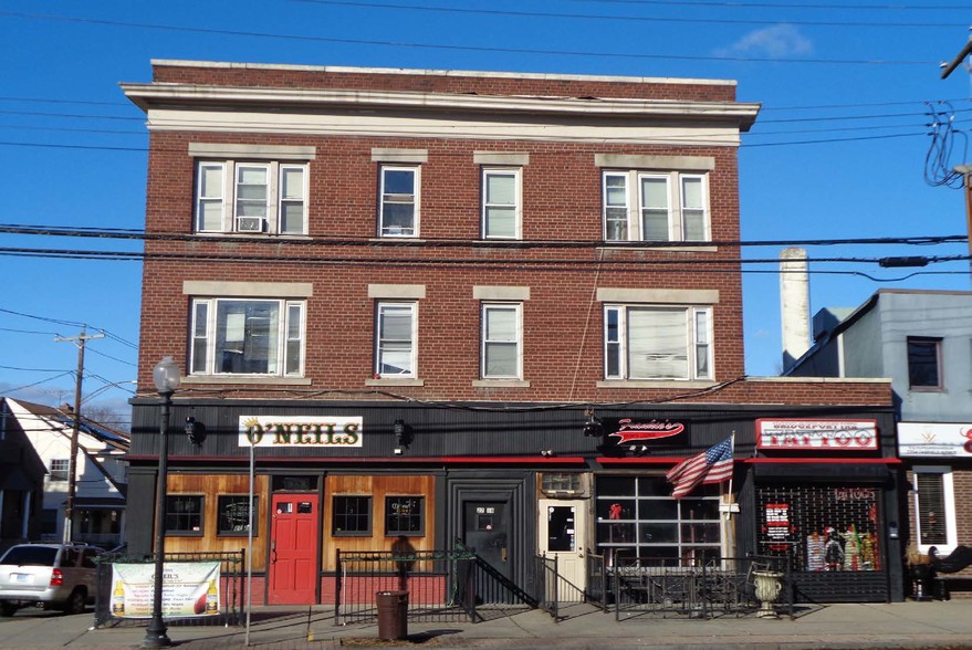 2716-2720 Fairfield Ave, Bridgeport, CT for sale - Building Photo - Image 1 of 1