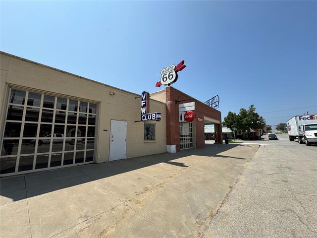 106 E Hobson Ave, Sapulpa, OK for sale - Primary Photo - Image 1 of 2