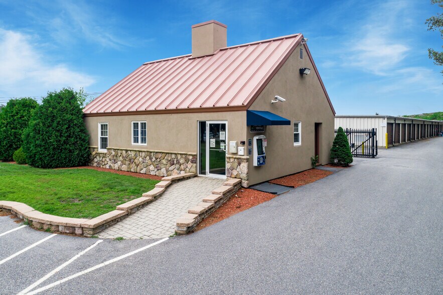 8 Pleasant Hill Rd, Scarborough, ME 04074