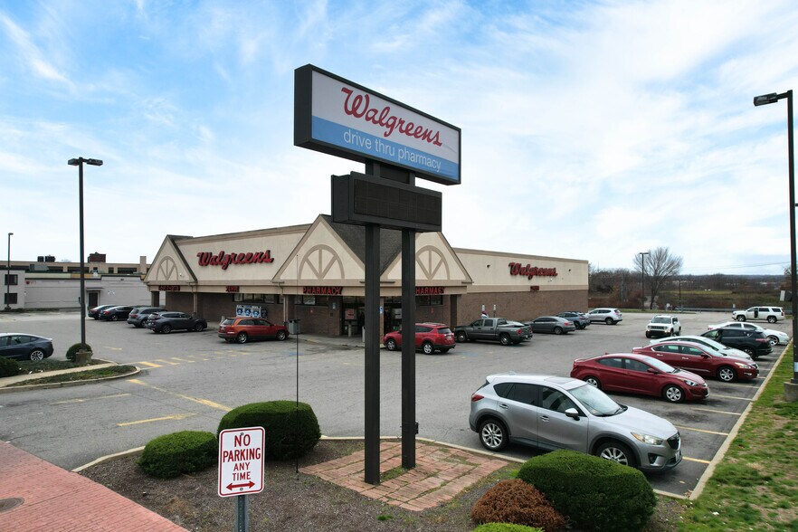 533 Elmwood Ave, Providence, RI for sale - Building Photo - Image 1 of 1