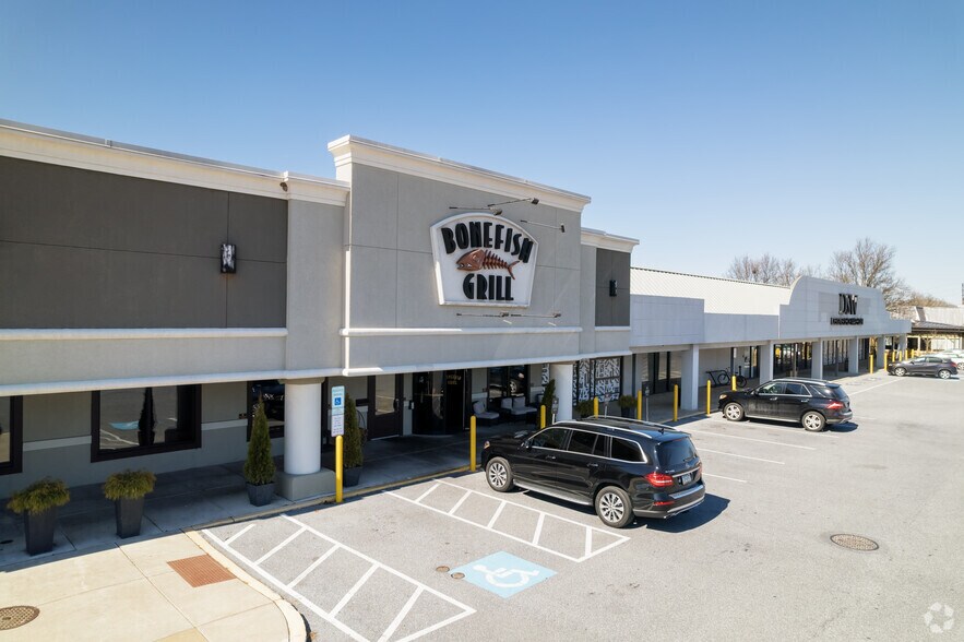 940-990 Plaza Blvd, Lancaster, PA for sale - Building Photo - Image 2 of 4