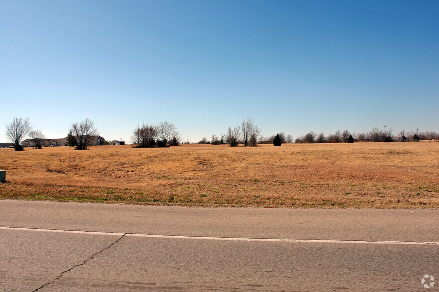 2405 N Commerce St, Ardmore, OK for sale - Building Photo - Image 1 of 1