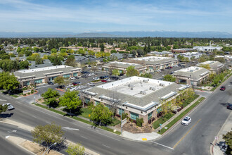 7084 N Maple Ave, Fresno, CA - aerial  map view