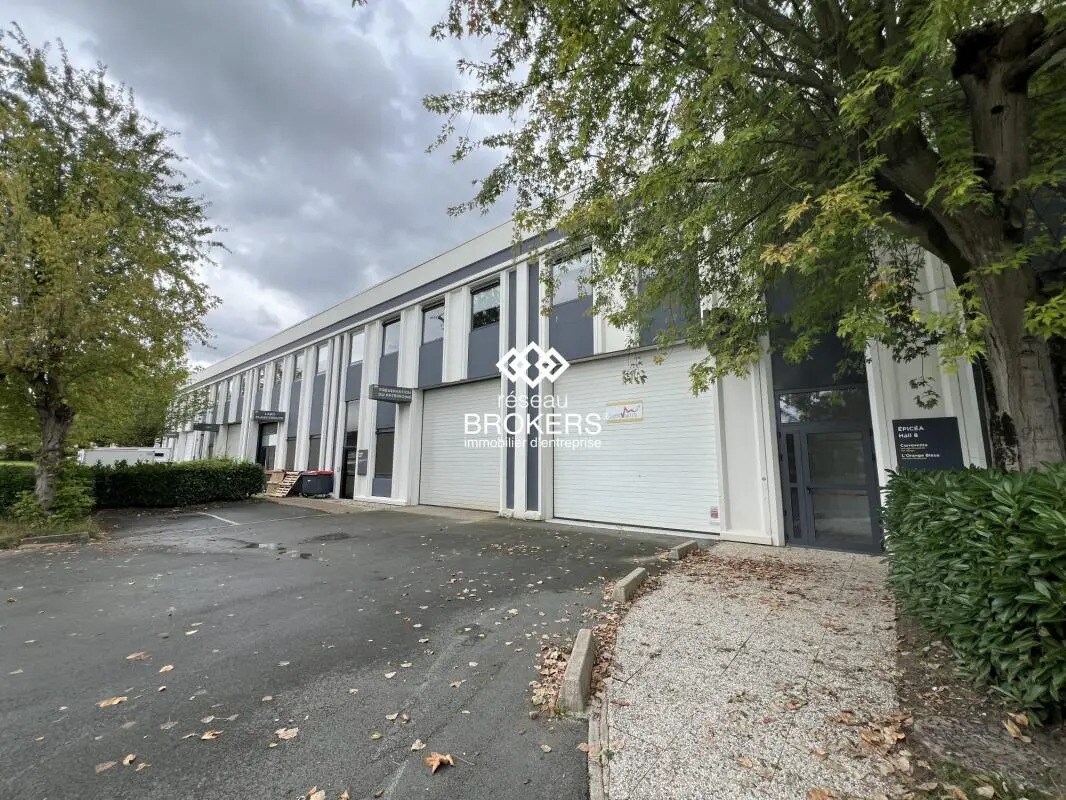 Retail in Villebon-sur-Yvette for lease Building Photo- Image 1 of 10