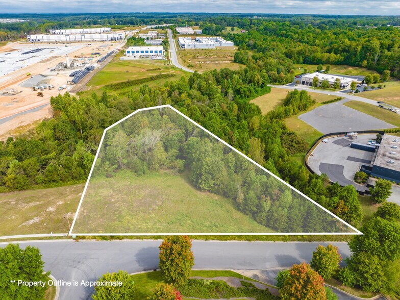 Cayuga Dr, Mooresville, NC for sale - Building Photo - Image 3 of 5