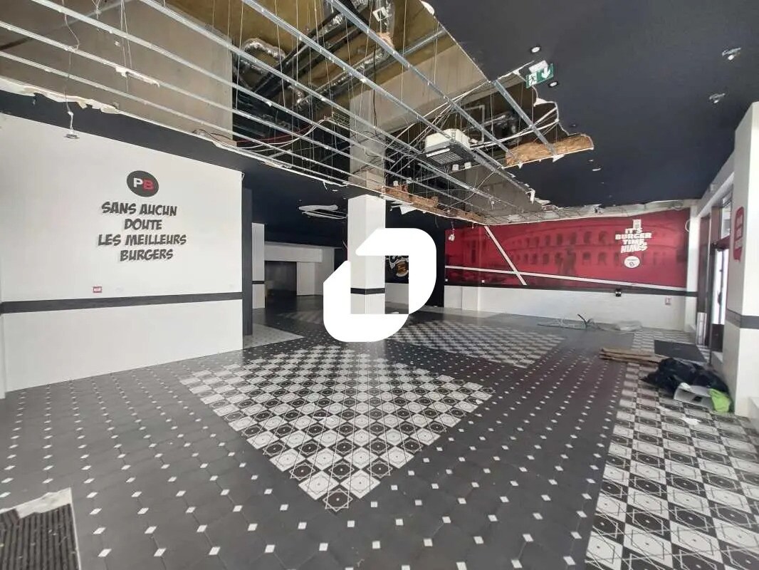 Retail in Nîmes for lease Interior Photo- Image 1 of 6