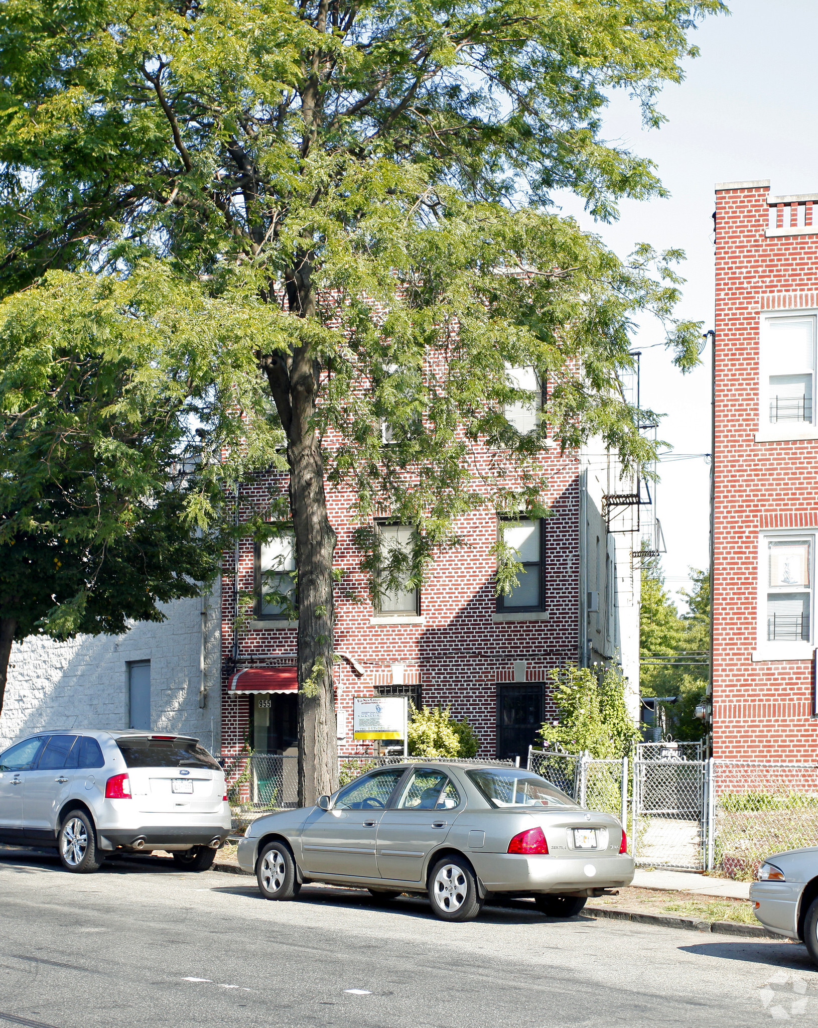 955 E 233rd St, Bronx, NY for sale Primary Photo- Image 1 of 1