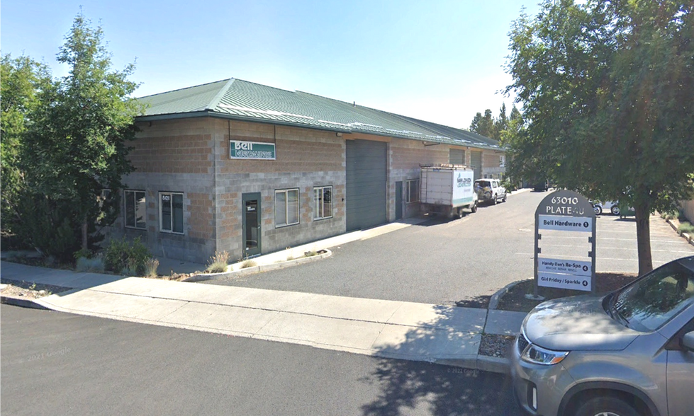 63010 Plateau Dr, Bend, OR for lease - Primary Photo - Image 1 of 11