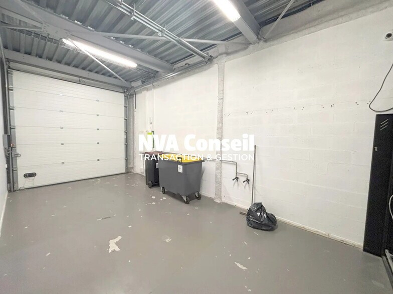 191 Boulevard André Brémont, Saint-Leu-la-Forêt for sale - Interior Photo - Image 2 of 11