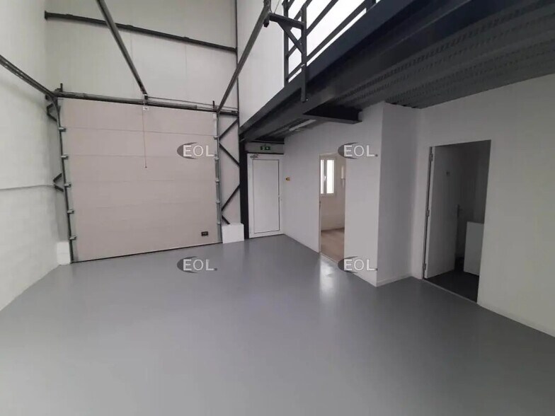 Flex in Choisy-le-Roi for lease - Interior Photo - Image 3 of 9