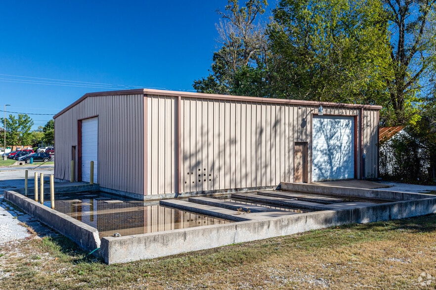 617 E Emma Ave, Springdale, AR for lease - Building Photo - Image 3 of 5