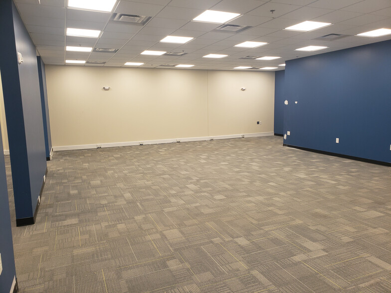 510 Airport Rd, Greenville, SC for lease - Building Photo - Image 3 of 10