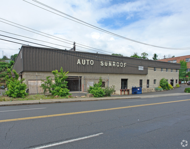 54 Nardozzi Pl, New Rochelle, NY for sale - Primary Photo - Image 1 of 1