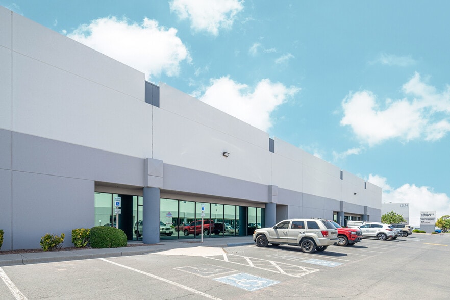 12130 Esther Lama Dr, El Paso, TX for lease - Building Photo - Image 3 of 7