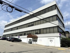 221 7th St, Pittsburgh, PA for lease Building Photo- Image 1 of 8