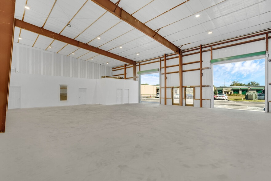 470 Live Pine Cir, Apopka, FL for lease - Interior Photo - Image 3 of 6