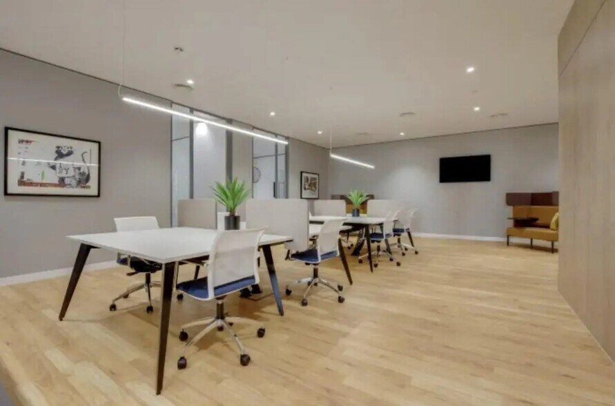 Office in Suresnes for lease - Interior Photo - Image 1 of 9